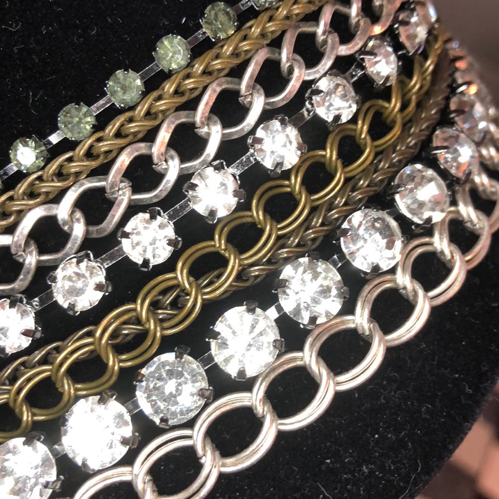 CHICO’S layered NECKLACE. NEW WITH TAGS AND BAG